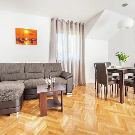 Luxury With Private Balcony شقة دوبروفينك
